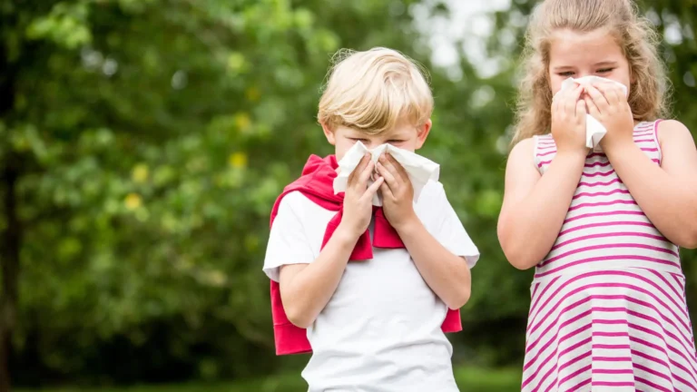 Childhood Allergies Guide: Symptoms & Management