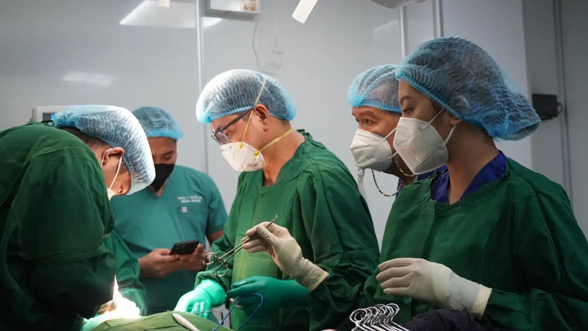 People in the Delivery Room