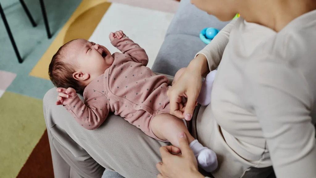 Managing Colic in Newborns: A Paediatrician's Guide | Borneo
