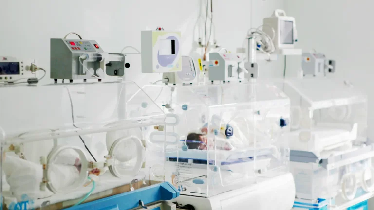 The state-of-the-art Level III NICU at Borneo Hospital in Thane, equipped with advanced neonatal incubators and monitoring systems.